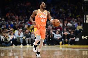 尽力了！多诺万·米切尔22中12&三分9中4砍28分 第三节单节13分