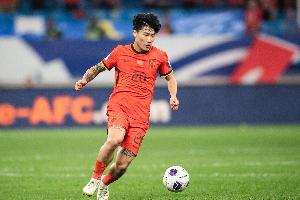 鲁媒：国足新老交替全面铺开，刘洋、黄政宇、谢文能有望竞争首发