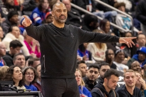 火箭加时领先13分被森林狼15-0逆转！解说：这场球太…太抽象了