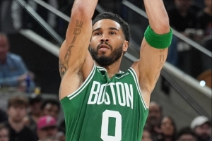 某东部助教：如果塔图姆能减少球权会更好 但我不认为这会发生