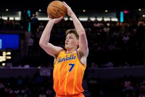 这新秀太NB了！康神克尼佩尔三分10中6射落26分11板8助力斩纽约