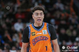 效率很高！李添荣首节5中4贡献11分 三分4中3