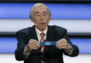 太阳报：英格兰传奇班克斯的球衣将被拍卖，预计成交价20-30万镑