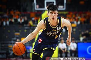 外线有谱！陈家政三分7中5贡献15分4板4助 正负值+29