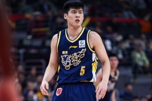 媒体人：陈家政与张皓嘉的实际表现、比赛细节&欲望完全是2个概念