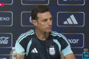 斯卡洛尼：梅西对阵赞比亚会首发；帕尼切利受伤真是太操蛋了