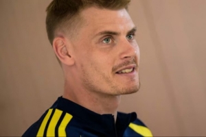 瑞典队官方：埃里克·史密斯因伤退出，无缘对阵波兰的附加赛决赛