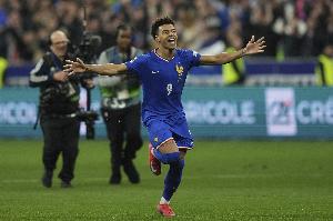 打进处子球并实现双响，杜埃成2017年勒马尔后法国队首人