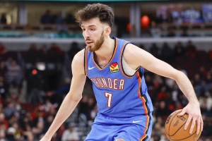 切特谈被介绍成“后卫”：既然我打后卫的战绩是1-0 那就保持下去