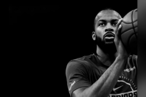 库里转发鼓励穆迪：你将在回归后比以往更强大！