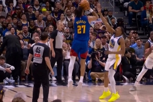 突然就开了！掘金下半场一上来连中4记三分球追分