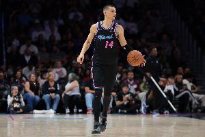 希罗：中场休息时我们解决了问题 下半场能量很足打出了防守