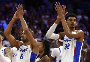 巴图姆：文班打出了MVP级别赛季 但我觉得他还有很多东西没参透