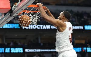 赛季最佳一战？莫布里以70+%命中率砍30+15  队史近14年以来首人