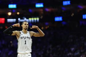 季后赛继续提升侵略性？文班：我能预见到 会尽力去实现这个目标