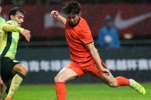 杨铭锐梅开二度，中国U-19男足2比4负于澳大利亚U-19男足