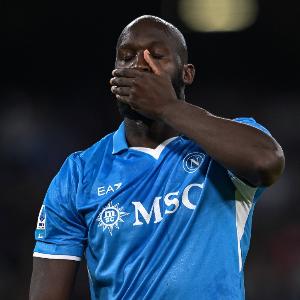 迪马：卢卡库仍未归队训练，尚不清楚那不勒斯采取何种应对措施