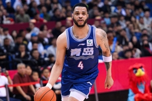 还是你最稳！韦瑟斯庞出战30分钟 22中12&6罚全中砍下30分4助2断