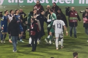 憋屈…意大利出局多纳鲁马疑似与波黑起冲突，博努奇赶紧飞奔劝架