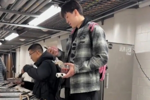 杨瀚森赛后都吃什么？来看看开拓者&湖人&掘金三队的赛后餐