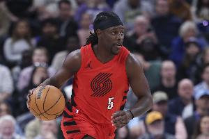 聊发少年狂！朱·霍勒迪21中10砍全场最高30分外加6板 三分15中7