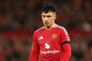 英媒：利桑德罗·马丁内斯已恢复室外训练，正全力争取复出