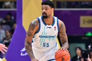 末节关键8分锁定胜局！米奇14中11超高效砍下28分10板2断3帽