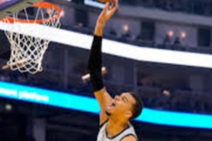 文班背靠背41分：垂直引力