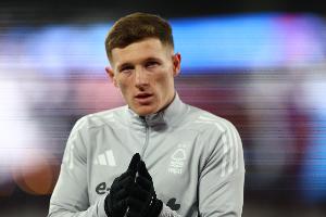 记者：曼联A计划是安德森，没打算报价托纳利因价格超1亿镑太贵