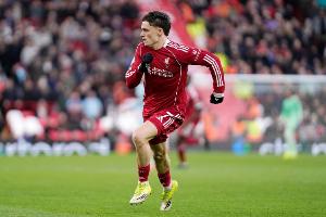 小秀篮球技术！利物浦中场维尔茨两次远投全部命中