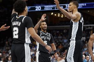 稳得不行！马刺本赛季最大领先25+时 球队20胜0负未尝败绩