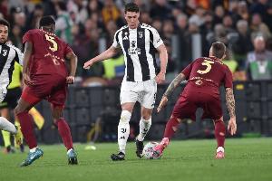 意甲球员月薪排名：弗拉霍维奇185万欧居首，劳塔罗139万欧次席