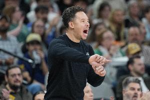 米奇·约翰逊：压根没想过年度最佳教练的事 我有出色的教练团队