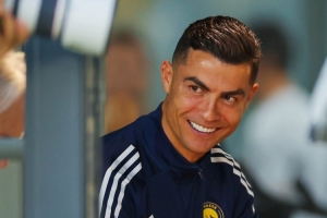 准备复出？C罗社媒晒训练照片，露出灿烂笑容