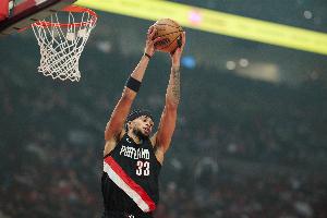 顶级3D！卡马拉三分12中6砍下23分4板4断 全场造成4次进攻犯规！