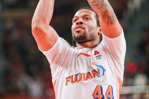 外援双枪！布里斯科12中7砍28分9板7助3断 皮特森拿到20分5板5助