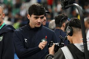 TA：胡桑诺夫是乌兹别克斯坦版本的C罗，在国内家喻户晓