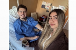 早日康复！帕尼切利社媒晒术后照片报平安