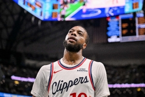 船记：加兰在更衣室向记者开放前便已离开 近2场赛后都未接受采访