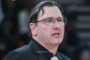 凯撒：感谢球迷在下雨天也来支持我们 球队这个赛季还算比较成功