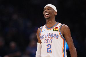 达标咯！亚历山大出战15分钟 正式获得评奖资格！