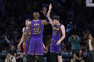 难凑齐！东契奇&詹姆斯&里夫斯本赛季同场28次 仅比上赛季多7次