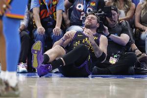 东契奇首轮也无了？二级拉伤平均恢复期31天 季后赛15天后开打！