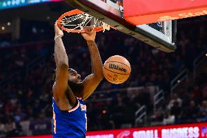 吃饼护筐很猛！米切尔·罗宾逊7中7拿下17分11板2断1帽 5前场板