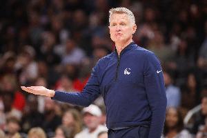 名记：整个勇士管理层都希望科尔下赛季回归 会满足任何合同要求!