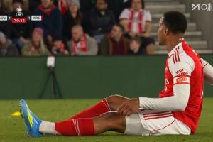 第72分钟加布里埃尔因伤无法坚持，萨利巴登场