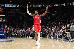 梦回巅峰！乔治半场7中6高效拿下18分1板2助2断