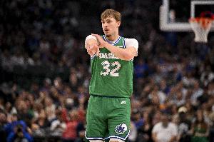 顿宝？昨日弗拉格末节狂轰24分 和艾顿并列新秀单节历史第1！