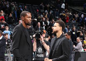 昔日宇宙勇金牌搭档！库里VS杜兰特常规赛12胜20负 季后赛4胜3负