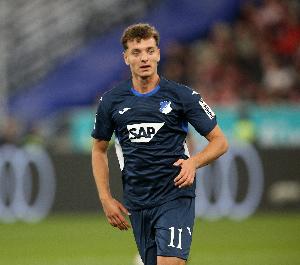 阿斯拉尼谈转会巴萨传闻：不关心场外，我能做的就是拿出好表现